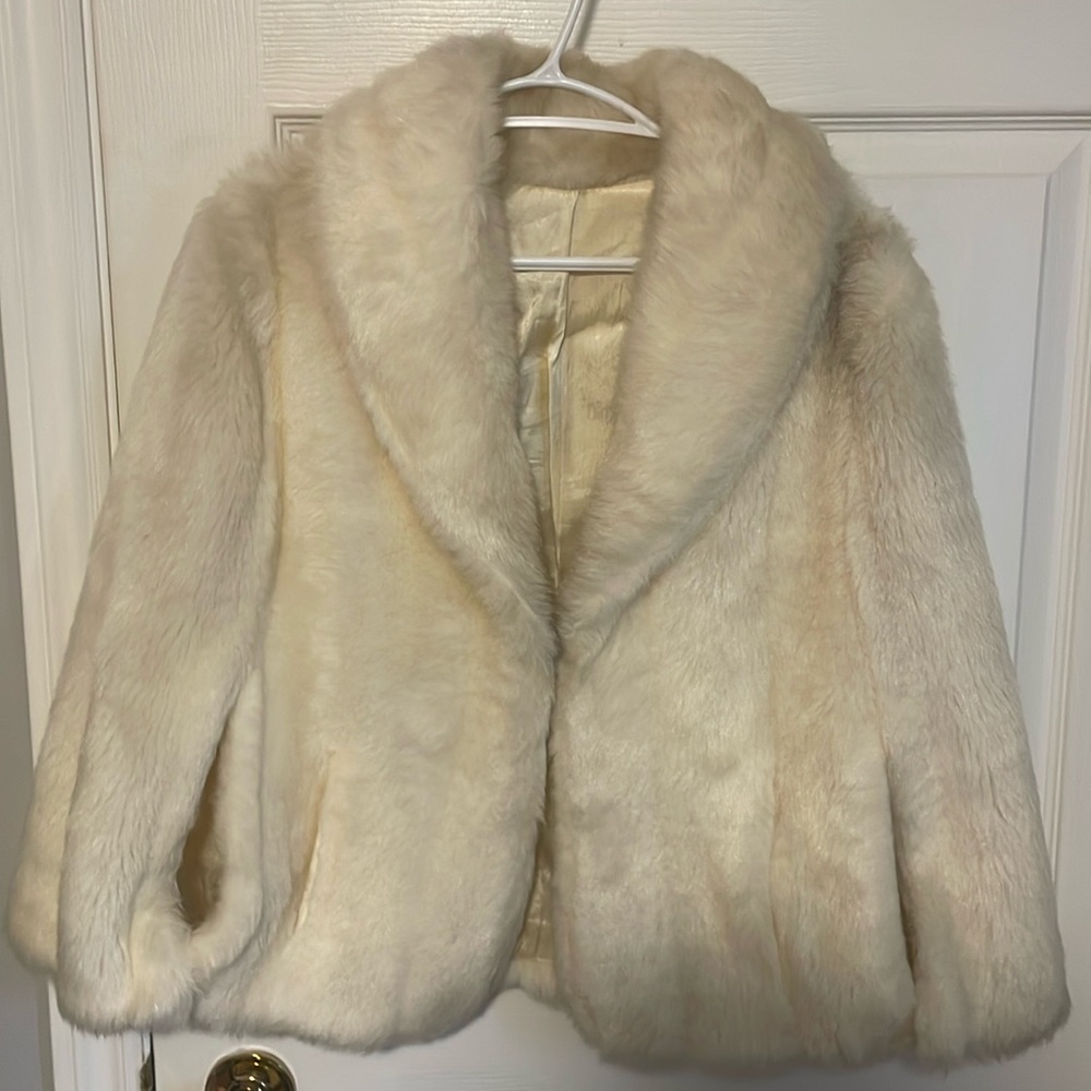 FAUX FUR CAPE